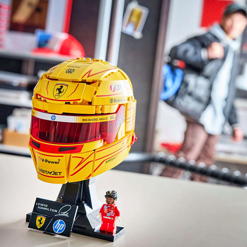 LEGO - Scuderia Ferrari HP Lewis Hamilton Helmet - 43022